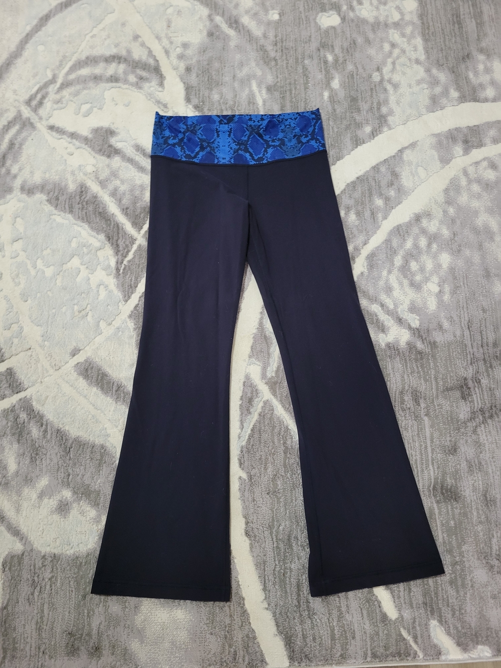 Lululemon Navy Flare Yoga Pants with Blue Snakeskin Waistband Size 14